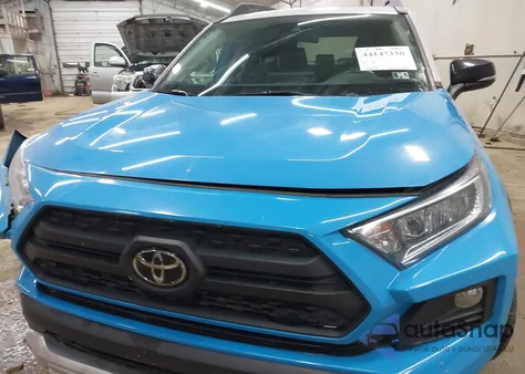 2019 Toyota Rav4 Adventure из США, поврежденный, VIN 2T3J1RFV1KW048016